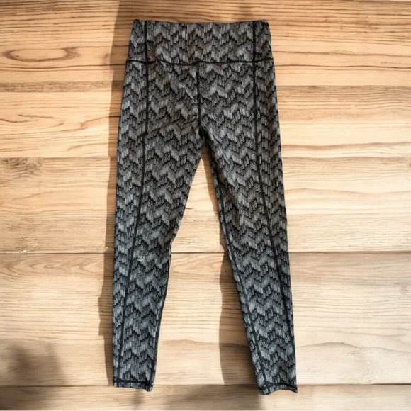 VICTORIA’S SECRET VSX Knockout Tight Pant - Medium - Geometric Print & Pink Logo - Picture 2 of 12